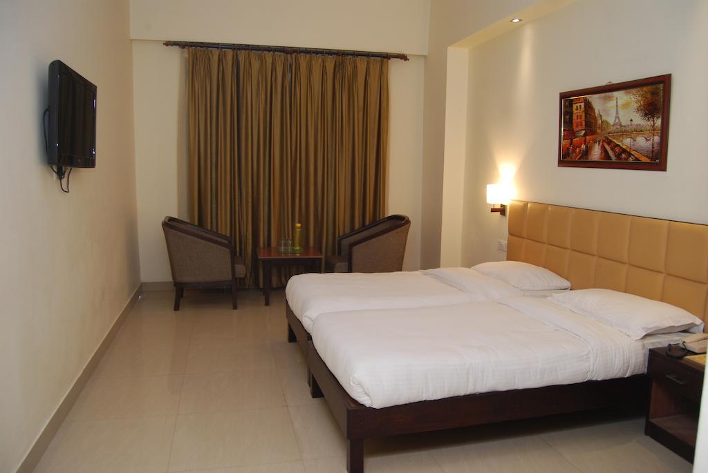 Hotel Golden Orchid Lucknow Room photo